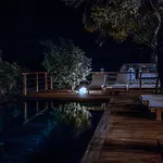 Zen Blue Mills Couette-café Koundouros